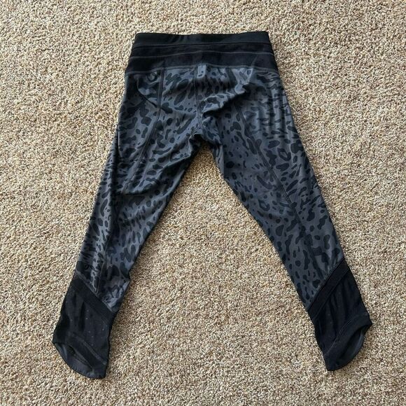 Lululemon Size 2 Leggings - Picture 2 of 6